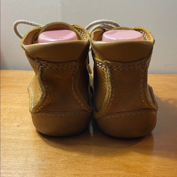 Bed Stu Tan Chukka Boots with Laces. Size 9